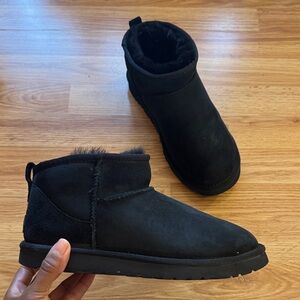 UGG Classic Mini II ✨ size 10